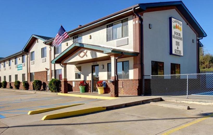 Cassville Four Seasons Inn & Suites Ngoại thất bức ảnh